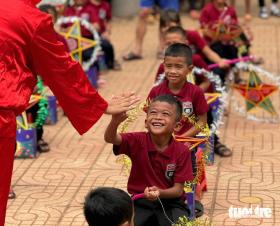 Trung ương Đoàn trao quà trung thu cho thiếu nhi khó khăn ở Tây Nguyên