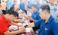  Công an Hà Nội phát động hành trình Giọt máu nghĩa tình năm 2024 第12张