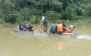 Sò huyết xuất hiện la liệt ở bãi biển một xã của Quảng Bình, dân kéo nhau ra vớt bán kiếm bộn tiền  第7张