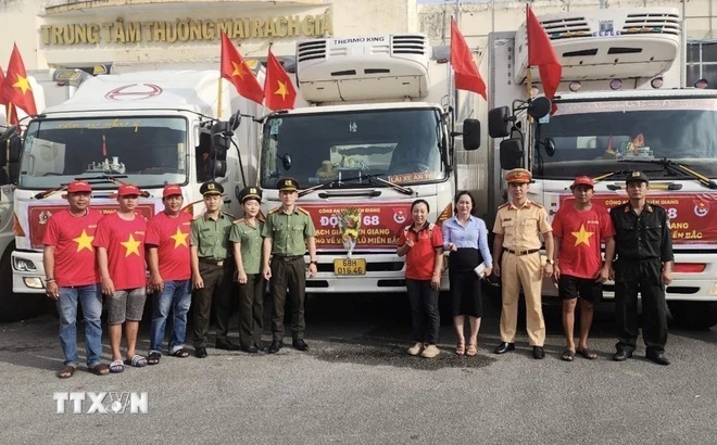 
&apos;Khẩn trương khắc phục hậu quả bão lũ, nhanh chóng ổn định đời sống nhân dân&apos;
