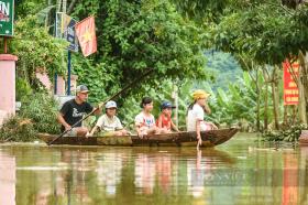 Đà Nẵng: Nước sông Cu Đê dâng cao, một thôn ở xã miền núi Hòa Bắc bị ngập nước  第6张