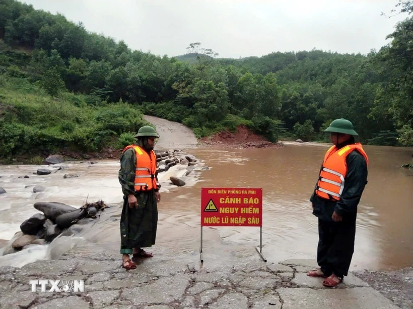  Quảng Bình: Cảnh báo người dân không đi qua ngầm tràn ngập sâu, nước chảy xiết 第1张