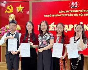  Nữ sinh người Thái duy nhất ở Nghệ An đỗ Học viện Khoa học Quân sự 