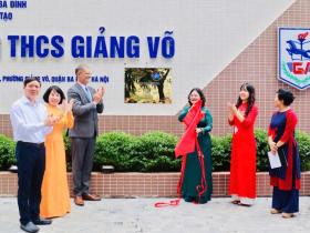  Trường THCS Giảng Võ gắn biển trường có chương trình dạy tiếng Pháp đạt chuẩn quốc tế 