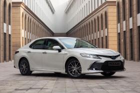 Xe sedan cỡ D giá 1 tỷ: Toyota Camry 'rơi tự do' trong tháng Ngâu