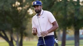 Tony Finau dẫn đầu giải golf Houston Open