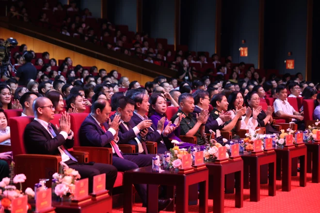  Ca ngợi &apos;Vinh quang thầm lặng&apos; của ngành Cơ yếu bằng ngôn ngữ nghệ thuật 