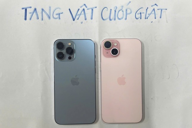  Bắt đối tượng cướp giật 2 điện thoại iPhone của cô gái tại tiệm trà sữa 