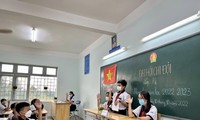  Trường tiểu học chỉ phát giấy khen học sinh ủng hộ bão lũ từ 100.000 đồng trở lên bị giải trình 