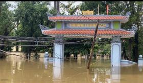 Hà Nội: Nước sông Bùi tràn vào nhanh, rốn lũ Chương Mỹ lại chìm trong biển nước