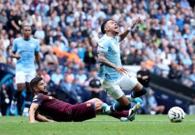  Haaland lập hat-trick trước Ipswich Town, Man City chiếm ngôi đầu Ngoại hạng