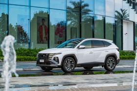 Hyundai Tucson 2024 ra mắt Việt Nam: Giá từ 769 triệu, màn hình cong giống Santa Fe, thêm an toàn