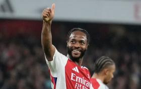 Sterling tỏa sáng trong chiến thắng của Arsenal 