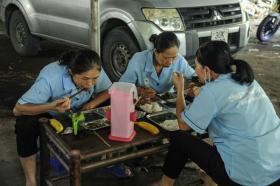 Thầy cô Trường Tiểu học Lê Quý Đôn gieo mầm yêu thương từ những bữa cơm 0 đồng  第36张