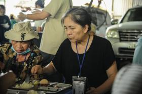 Mùa hè yêu thương: Sức trẻ chung tay mang bữa cơm miễn phí đến cộng đồng  第66张