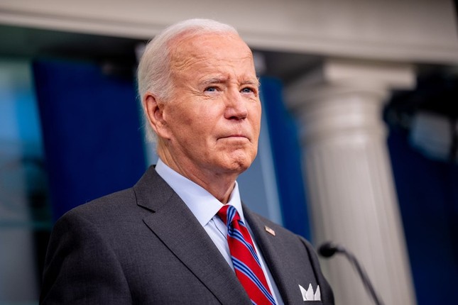  Tổng thống Biden cân nhắc hủy chuyến thăm Đức vì siêu bão Milton đe dọa nước Mỹ 