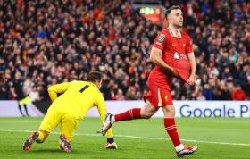 Arsenal, Liverpool thị uy sức mạnh tại Cúp Liên đoàn Anh