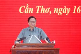  Thủ tướng: &apos;Không để các nhà thầu cô đơn trên công trường&apos; 