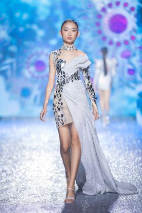 Mẫu teen Sarah Trần tỏa sáng tại Destination Runway Fashion Week 2024