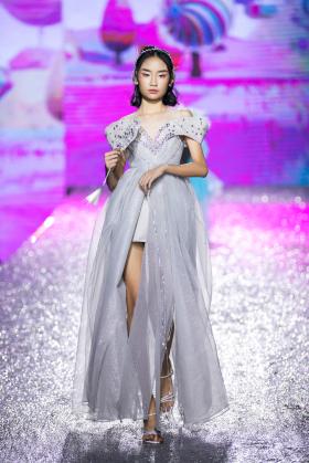 Mẫu teen Sarah Trần tỏa sáng tại Destination Runway Fashion Week 2024