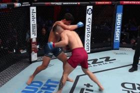  Võ sĩ Mỹ tung đòn hiểm hạ knock-out đối thủ, giành vé dự UFC 