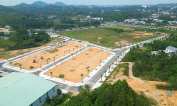  Vì sao 2.000 m2 bờ sông Đuống qua trung tâm Hà Nội bất ngờ sạt lở giữa trời khô hanh? 